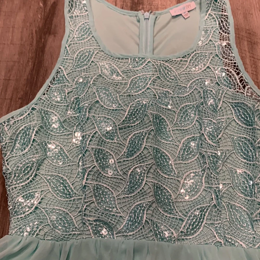 Jun Ivy homecoming, prom, winter snow globe size Medium Dress - Picture 2 of 8